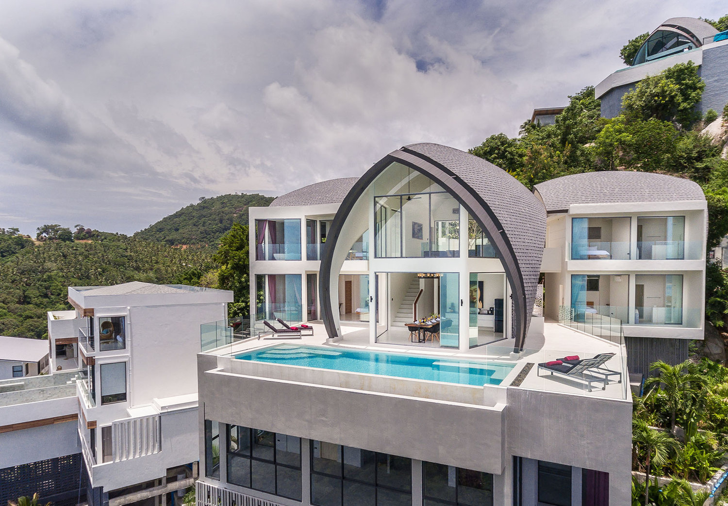 1+-+Front+view+of+the+villa 1+-+Front+view+of+the+villa
