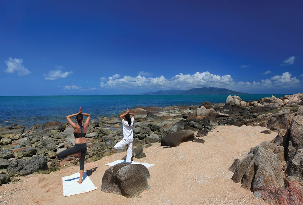 975x660_04_yoga_on_the_rocks2_re2 975x660_04_yoga_on_the_rocks2_re2